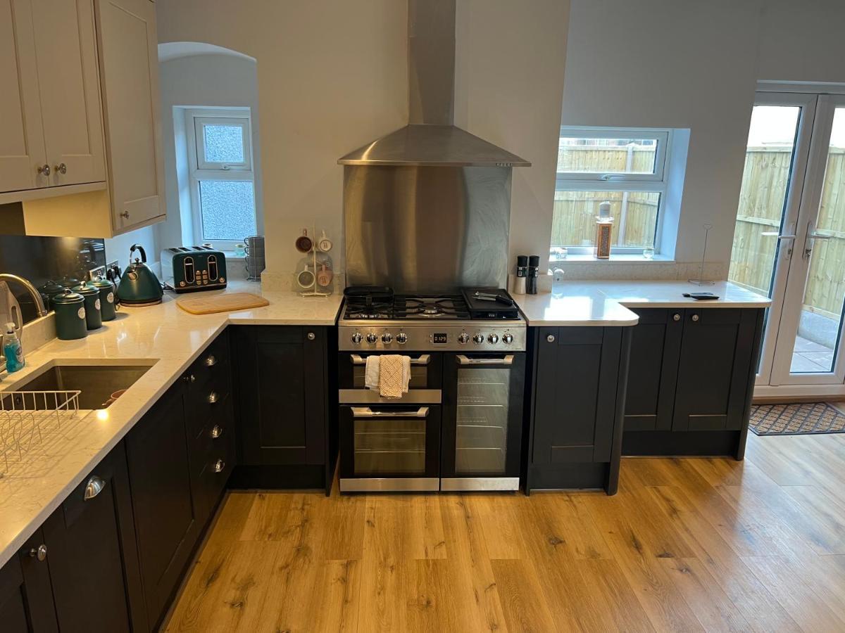Luxury 2 Bed Apartment Great Location Stoke-on-Trent Zewnętrze zdjęcie
